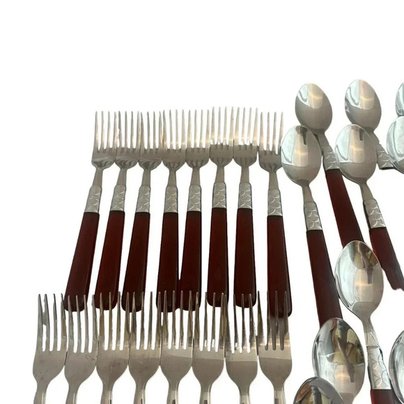 Pier One 39 Piece Stainless Flatware Red Acrylic Handles Mod Floral Embossed - Picture 12 of 14